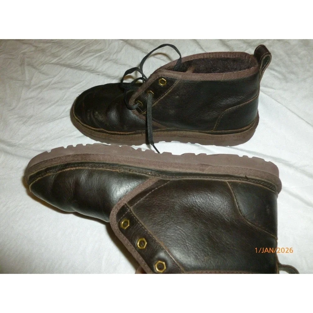 UGG Leighton Mens Dark Brown Leather Sheepskin Lined Chukka Boots Size 8 10089